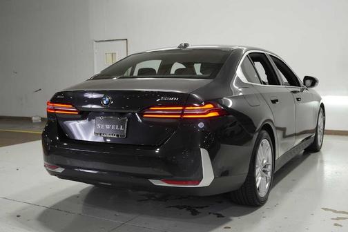 2025 BMW 530 i xDrive
