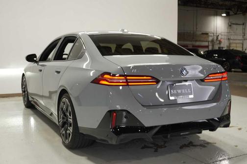 2024 BMW i5 eDrive40