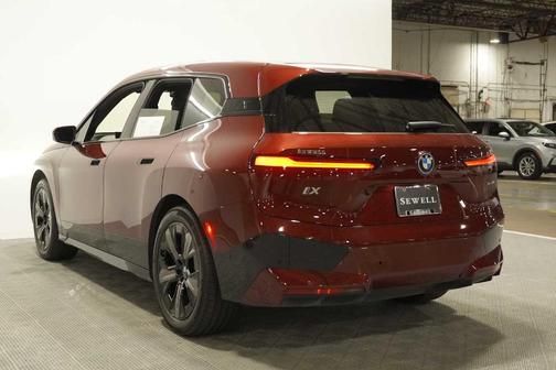 Aventurin Red Metallic 2023 BMW iX xDrive50