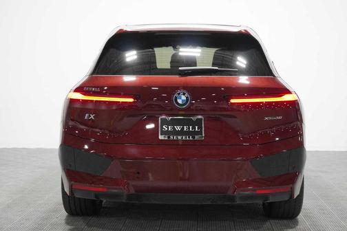 Aventurin Red Metallic 2023 BMW iX xDrive50