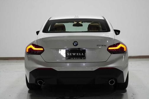2024 BMW 230 i