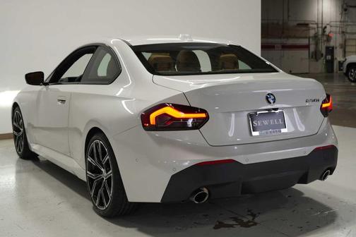 2024 BMW 230 i