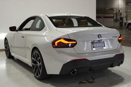 2024 BMW 230 i