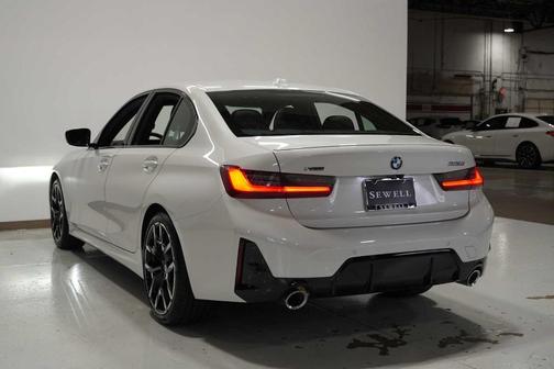 2025 BMW 330 i xDrive