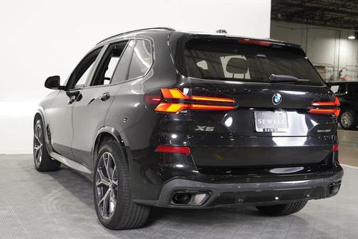 Black Sapphire Metallic 2024 BMW X5 sDrive40i