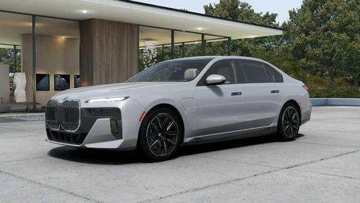 2026 BMW 750e xDrive