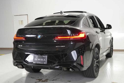 2023 BMW X4 xDrive30i