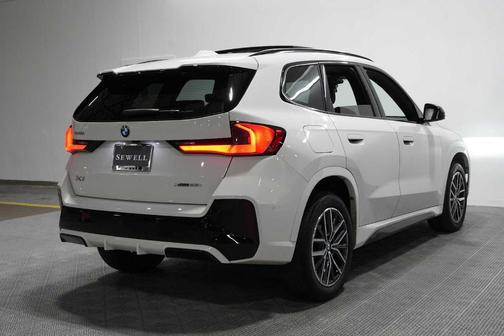 Alpine White 2023 BMW X1 xDrive28i