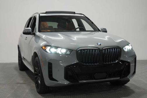Gray Metallic 2025 BMW X5 xDrive40i