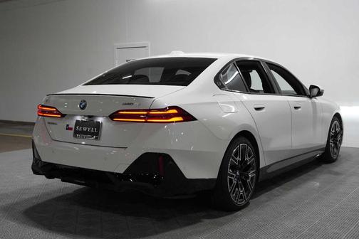 Alpine White 2026 BMW i5 eDrive40