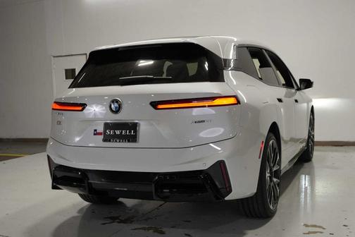 2026 BMW iX xDrive60