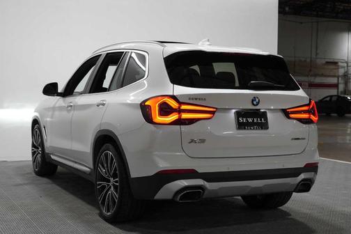 Mineral White Metallic 2022 BMW X3 sDrive30i