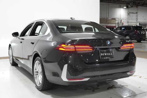 2025 BMW 530 i