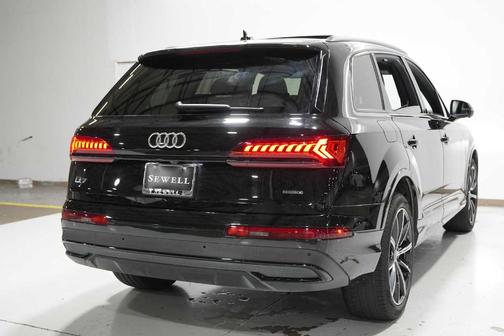 2022 Audi Q7 55 Premium Plus