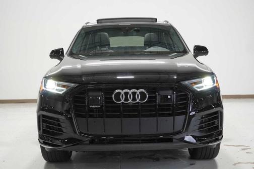 2022 Audi Q7 55 Premium Plus
