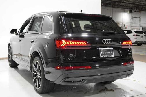 2022 Audi Q7 55 Premium Plus