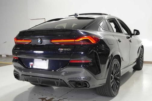 2021 BMW X6 M50i