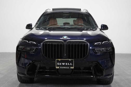 Carbon Black Metallic 2024 BMW X7 xDrive40i