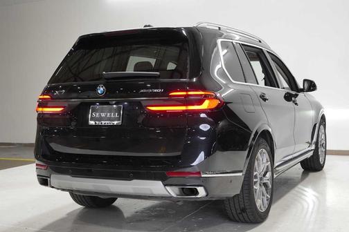 2025 BMW X7 xDrive40i