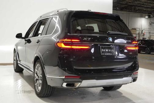 2025 BMW X7 xDrive40i