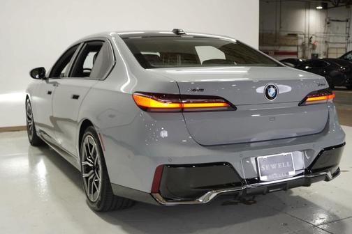 2024 BMW 740 i xDrive