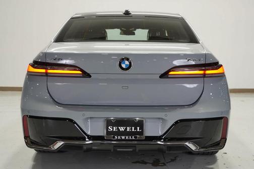 2024 BMW 740 i xDrive