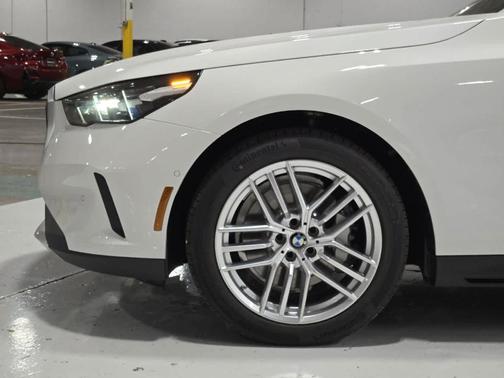 2025 BMW 530 i