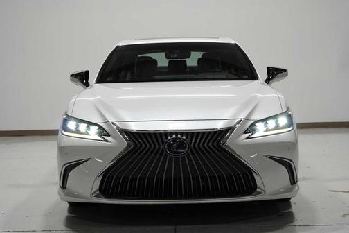 2021 Lexus ES 300h Ultra Luxury