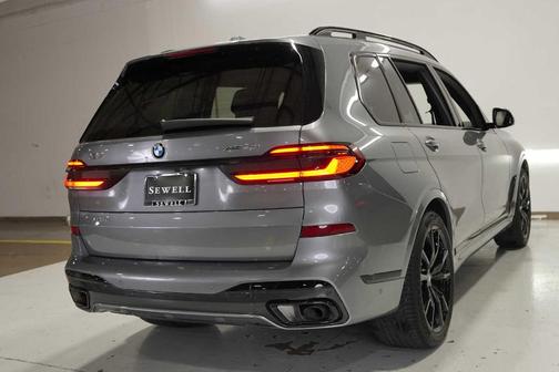 2025 BMW X7 xDrive40i