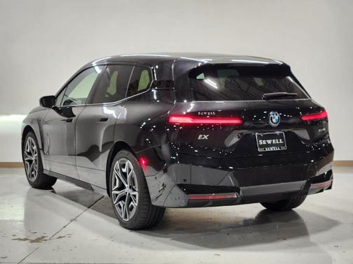 2025 BMW iX xDrive50