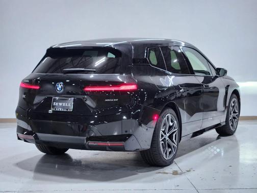 2025 BMW iX xDrive50