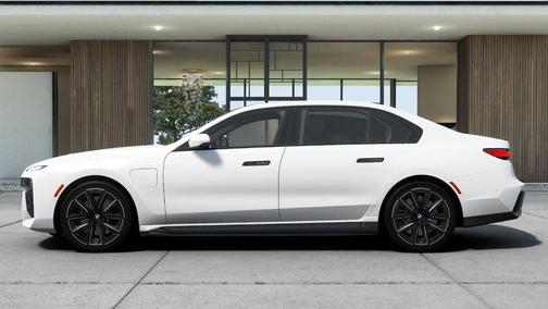 2025 BMW 750e xDrive