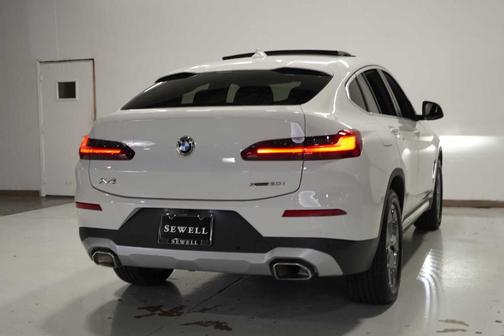 2025 BMW X4 xDrive30i