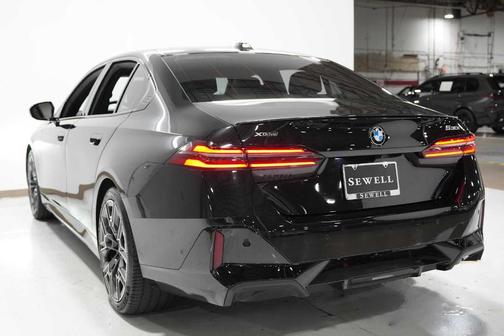2025 BMW 530 i xDrive