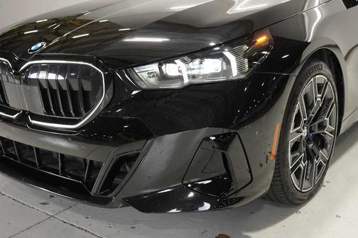 2025 BMW 530 i xDrive