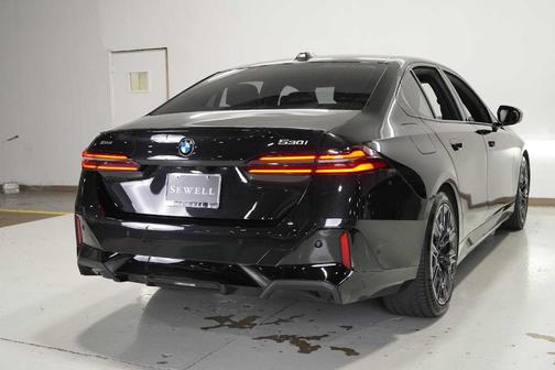 2025 BMW 530 i xDrive