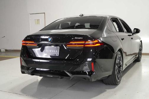 2025 BMW 530 i xDrive