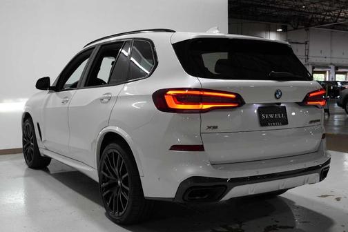 2022 BMW X5 M50i