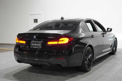 Black Sapphire Metallic 2023 BMW 540 i xDrive