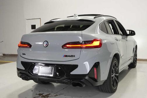 2022 BMW X4 M40i