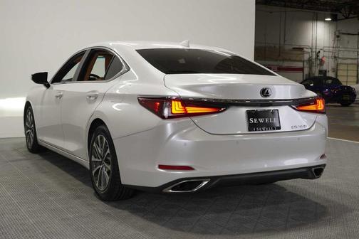 2022 Lexus ES 350 Base