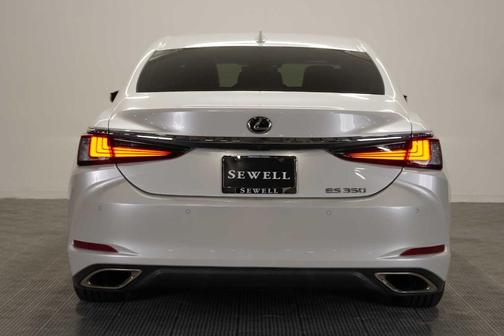 2022 Lexus ES 350 Base