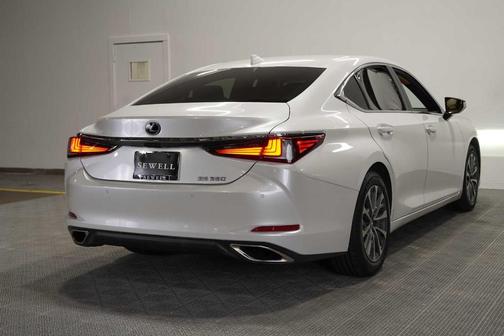2022 Lexus ES 350 Base
