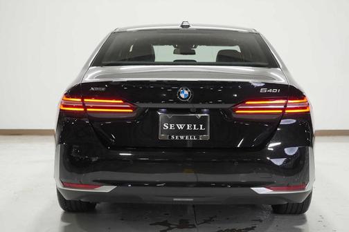 2025 BMW 540 i xDrive