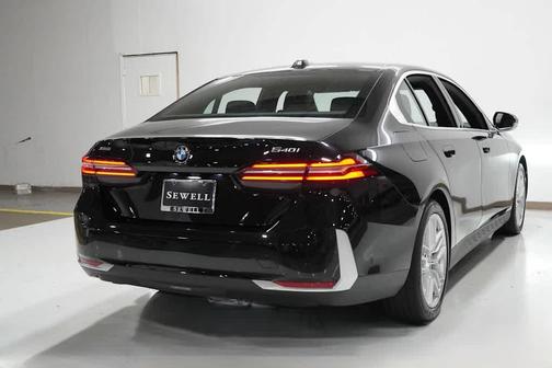 2025 BMW 540 i xDrive