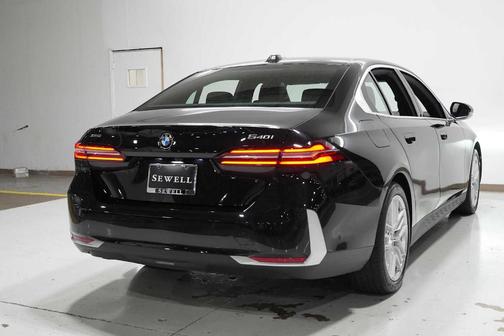 2025 BMW 540 i xDrive