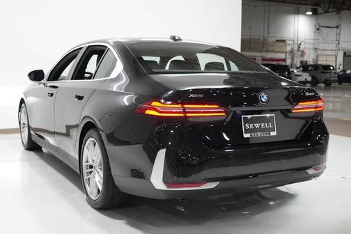 2025 BMW 540 i xDrive