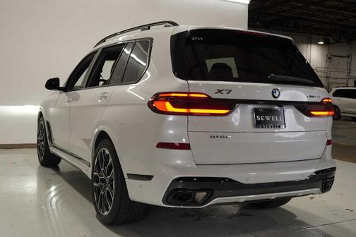 2025 BMW X7 xDrive40i