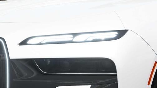 2025 BMW 740 i