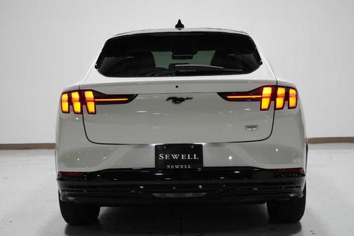 2022 Ford Mustang Mach-E California Route 1